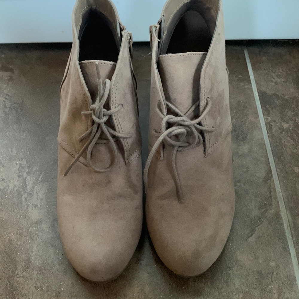 Universal Thread shoes